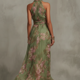 Serena ∙ Vestido largo verde floral en chiffon con escote halter