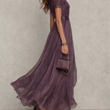 Flavia • Vestido largo violeta con escote de lágrima y borde de encaje de chiffon